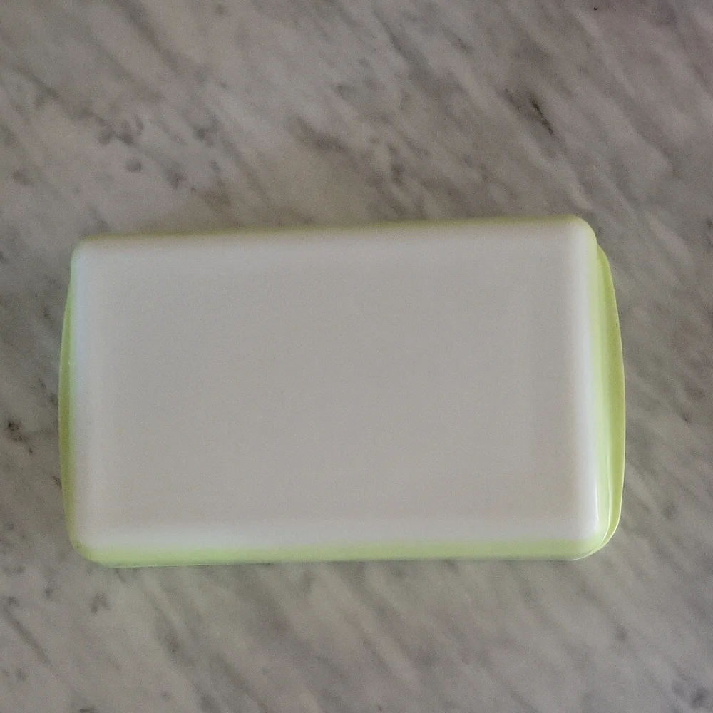 Vintage Pyrex 232 Lime Green 2 Quart Casserole Baking Dish